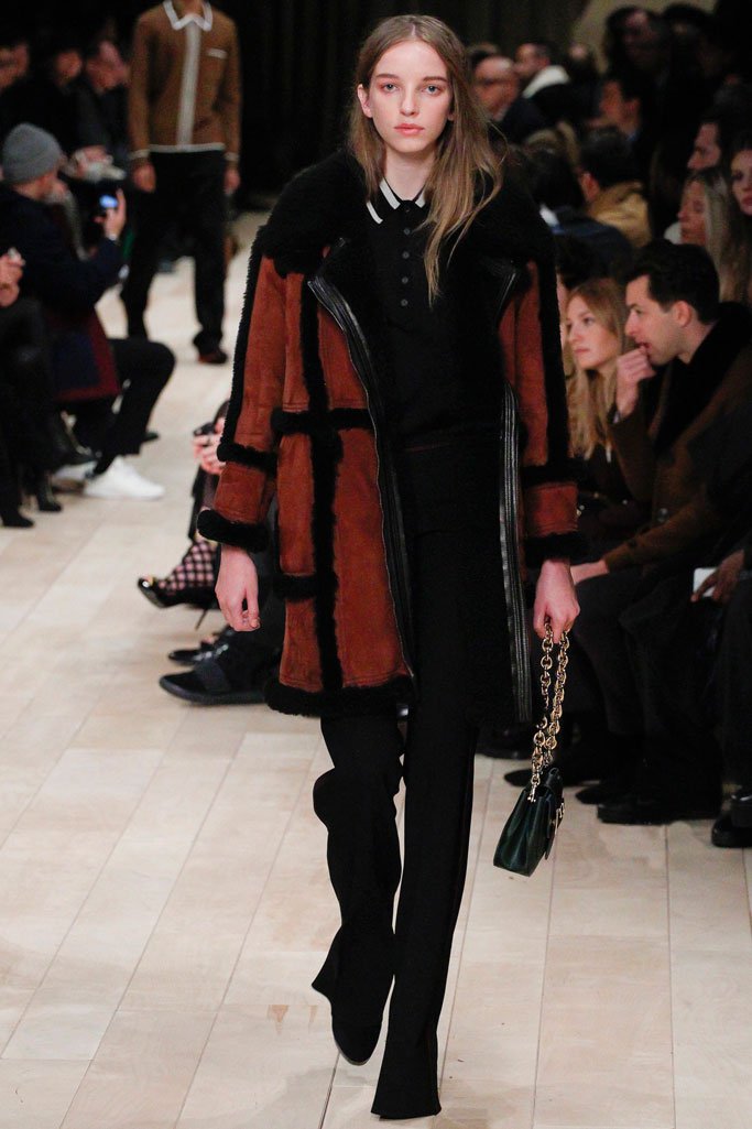 Burberry（博柏利）2025伦敦时装周男装秀