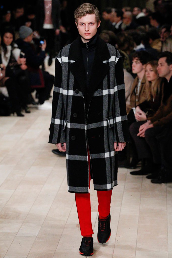 Burberry（博柏利）2025伦敦时装周男装秀