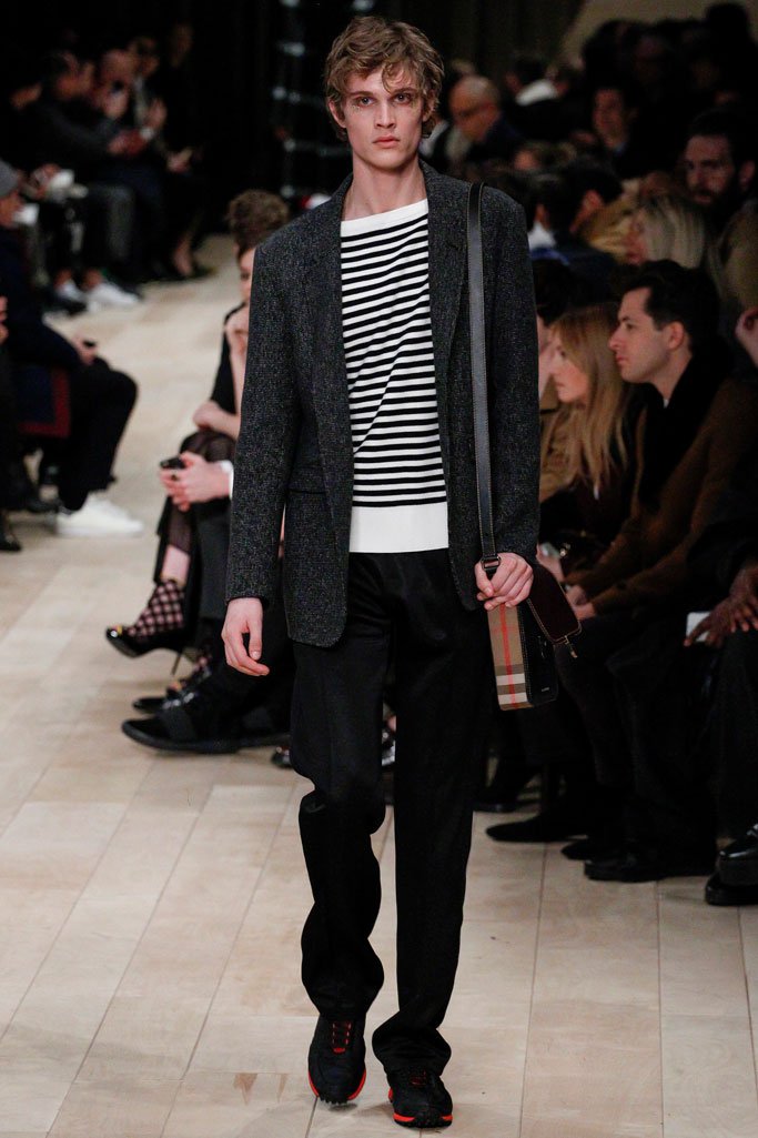 Burberry（博柏利）2025伦敦时装周男装秀