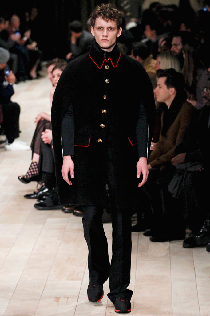 Burberry（博柏利）2025伦敦时装周男装秀