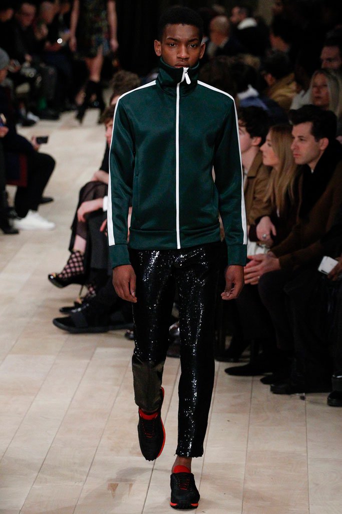 Burberry（博柏利）2025伦敦时装周男装秀