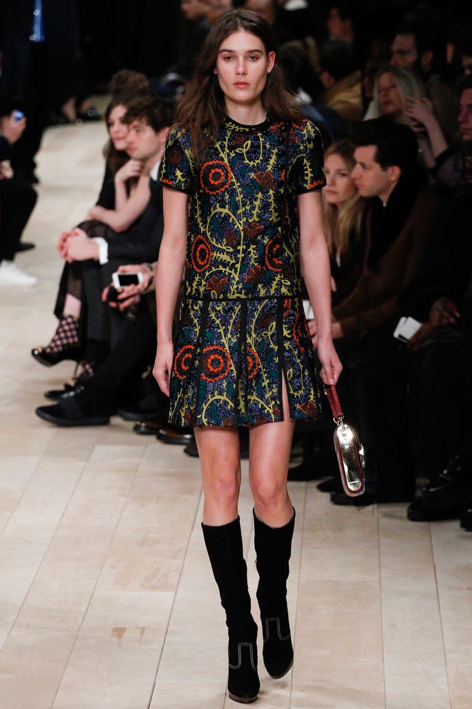 Burberry（博柏利）2025伦敦时装周男装秀