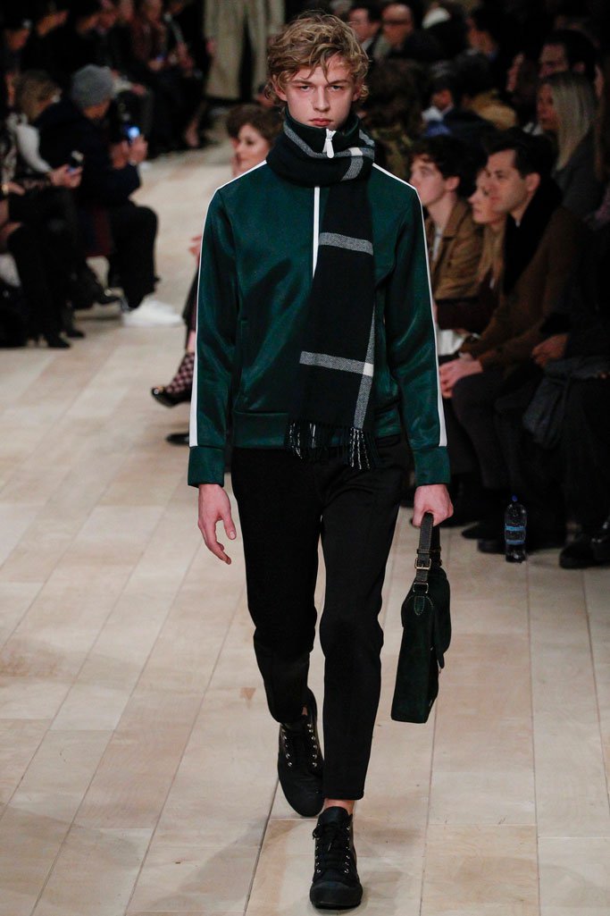 Burberry（博柏利）2025伦敦时装周男装秀