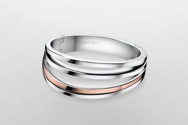 Calvin Klein 2025腕表与首饰广告