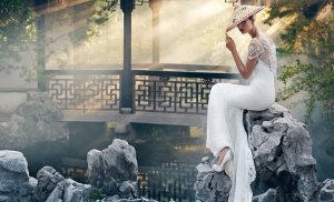Badgley Mischka（巴吉利·米诗卡）2025婚纱摄影广告