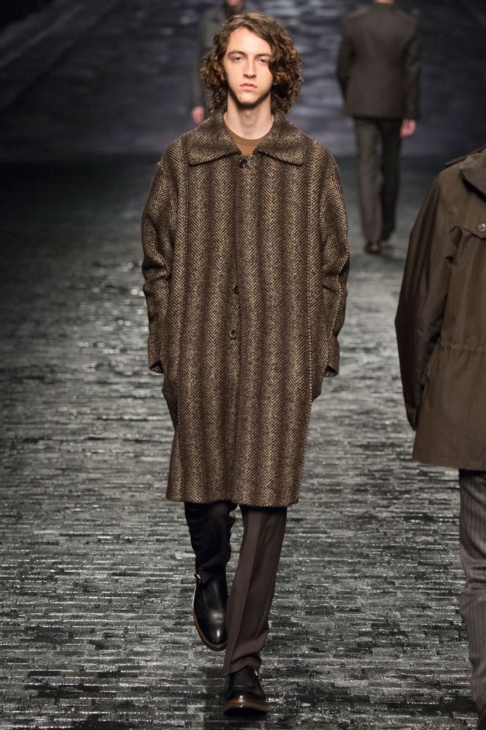 Corneliani（克莱利亚尼）2025米兰时装周男装秀