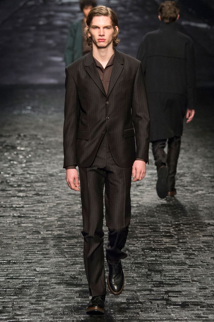 Corneliani（克莱利亚尼）2025米兰时装周男装秀