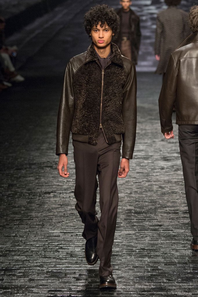 Corneliani（克莱利亚尼）2025米兰时装周男装秀