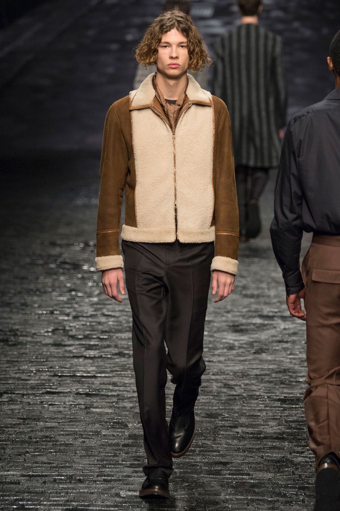 Corneliani（克莱利亚尼）2025米兰时装周男装秀