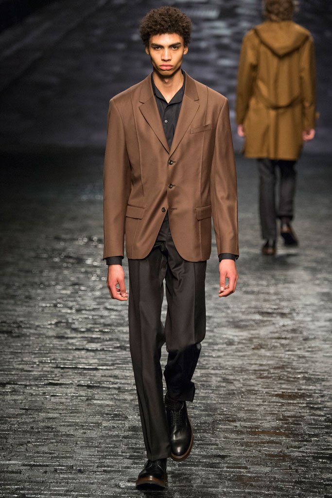 Corneliani（克莱利亚尼）2025米兰时装周男装秀