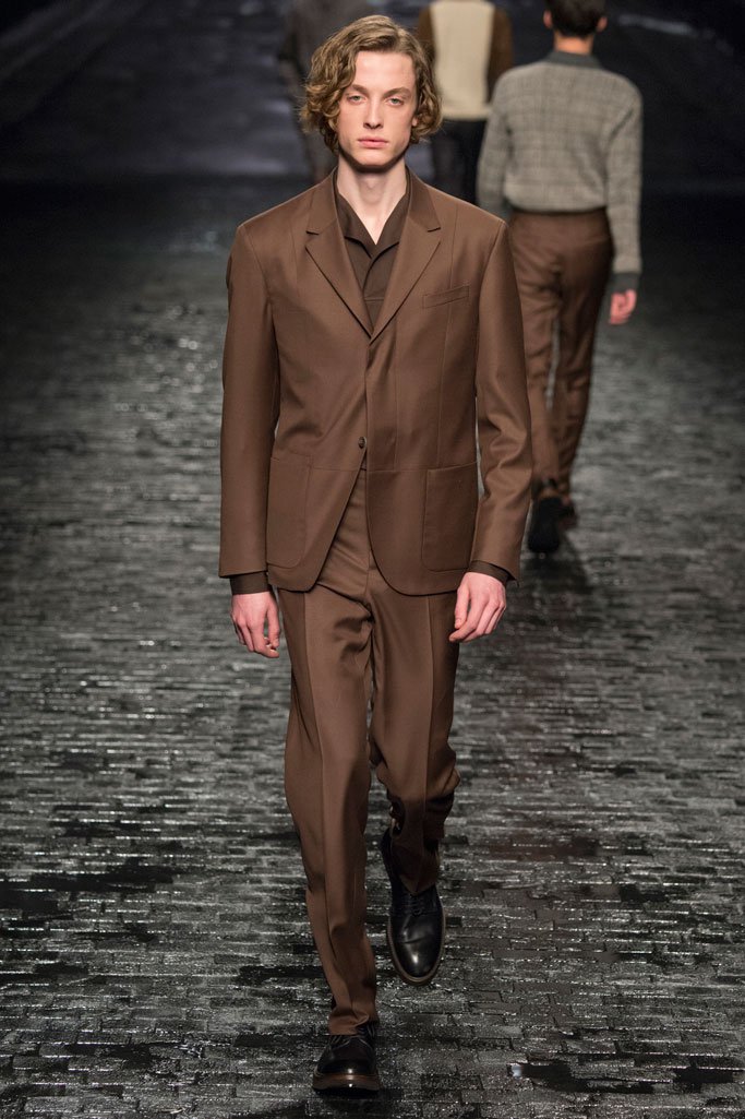 Corneliani（克莱利亚尼）2025米兰时装周男装秀