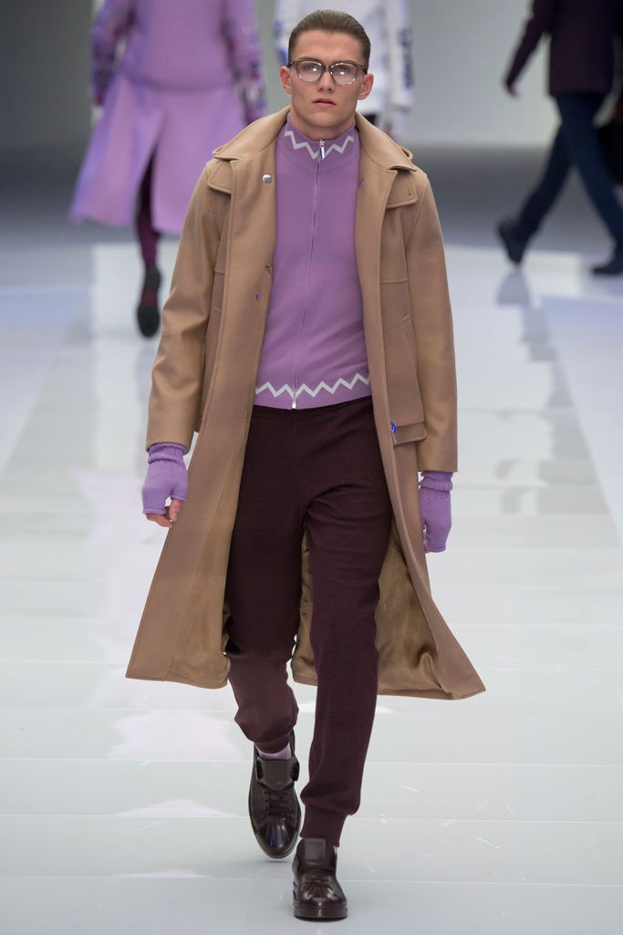 Versace（范思哲）2025米兰时装周男装秀