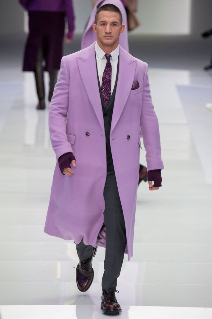 Versace（范思哲）2025米兰时装周男装秀