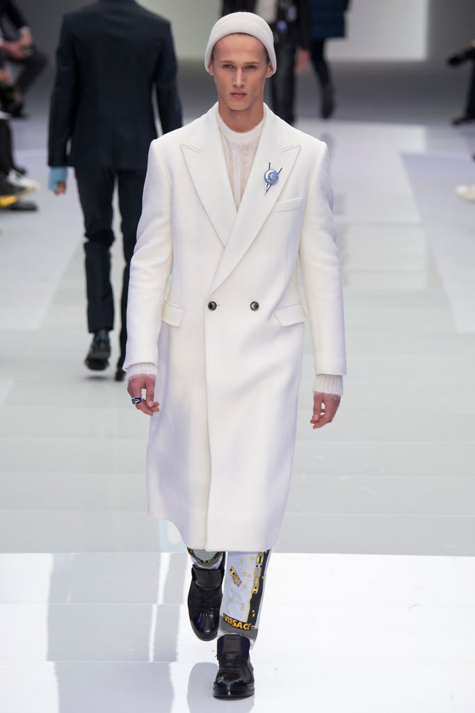 Versace（范思哲）2025米兰时装周男装秀