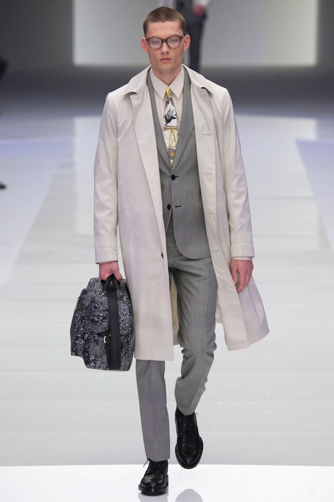 Versace（范思哲）2025米兰时装周男装秀