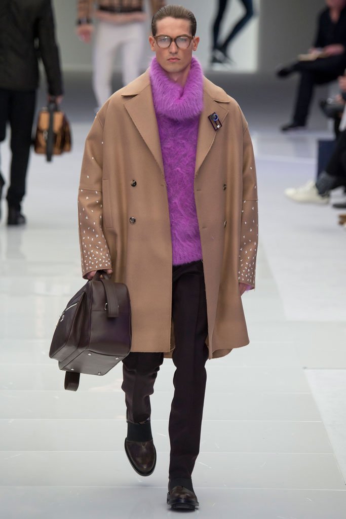 Versace（范思哲）2025米兰时装周男装秀