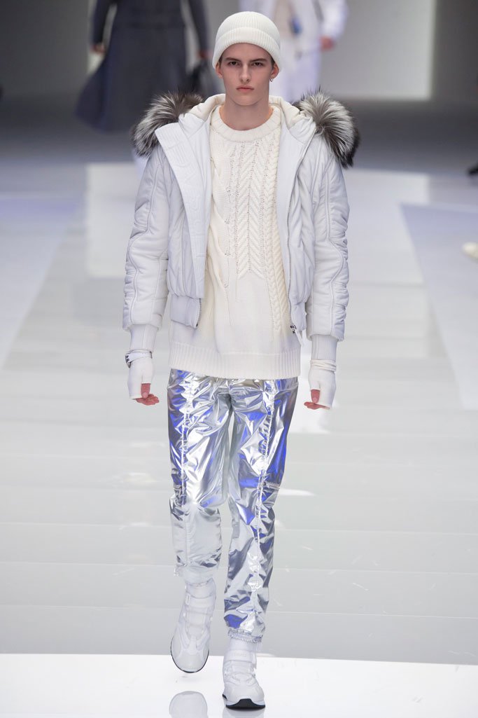 Versace（范思哲）2025米兰时装周男装秀