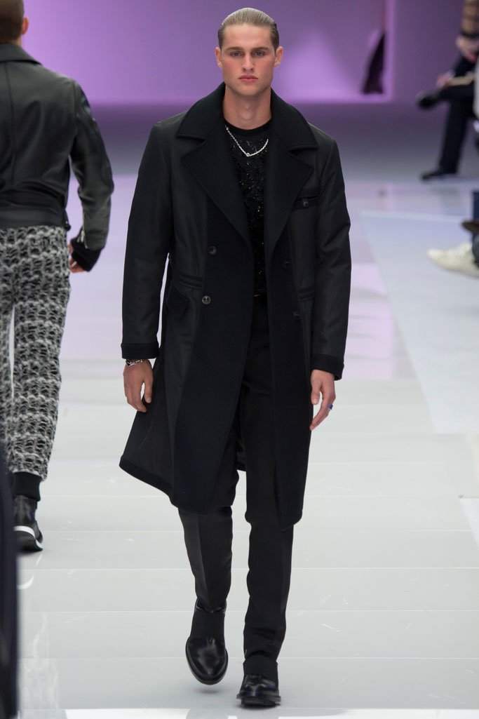 Versace（范思哲）2025米兰时装周男装秀