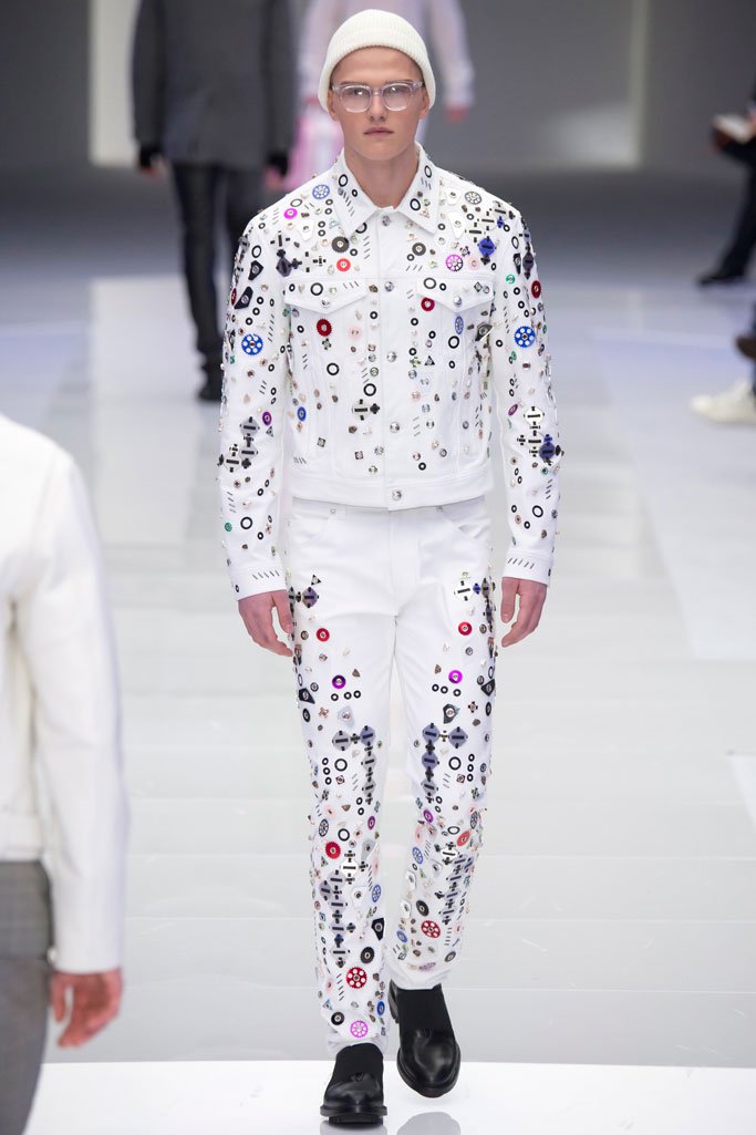 Versace（范思哲）2025米兰时装周男装秀