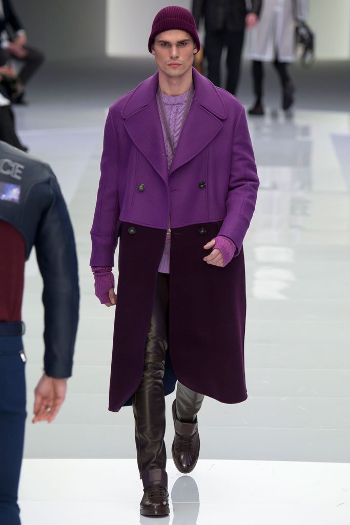 Versace（范思哲）2025米兰时装周男装秀