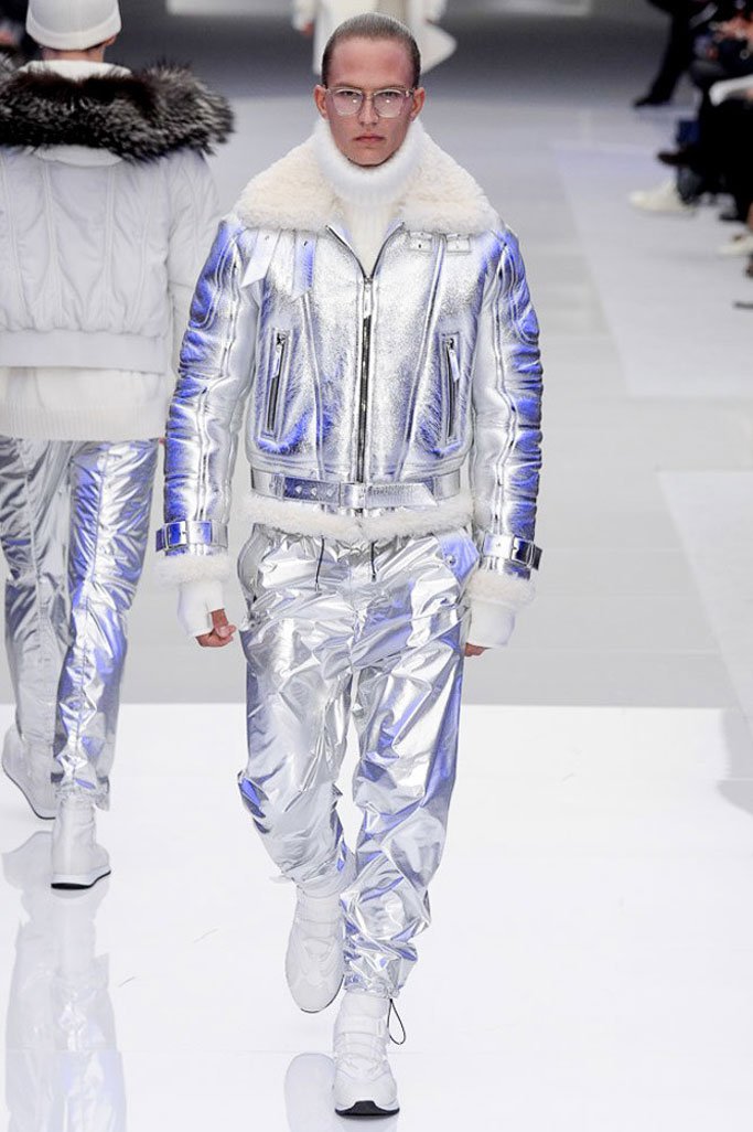 Versace（范思哲）2025米兰时装周男装秀