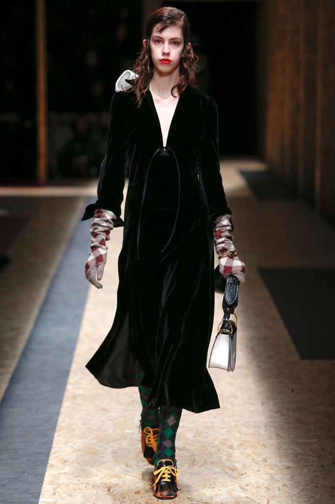 Prada（普拉达）2025米兰时装周男装秀