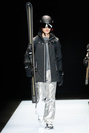 Emporio Armani（安普里奥·阿玛尼）2025米兰时装周男装秀