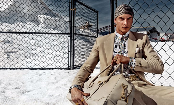 Versace（范思哲）2025春夏广告大片 