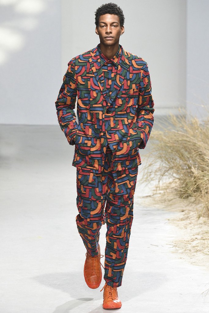 Issey Miyake（三宅一生）2025巴黎时装周男装秀