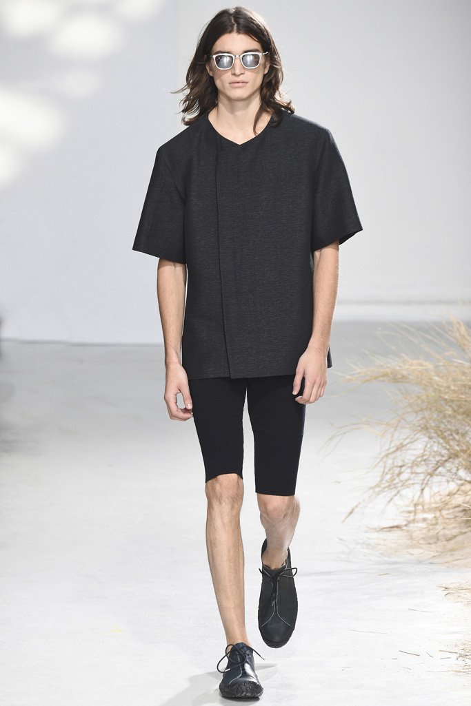 Issey Miyake（三宅一生）2025巴黎时装周男装秀