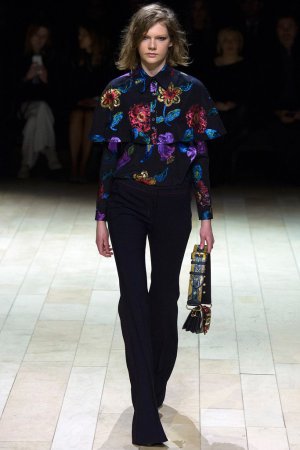 Burberry（博柏利）2025伦敦时装周女装秀