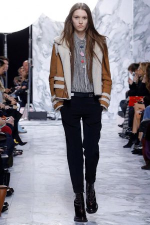 Carven（卡纷）2025巴黎时装发布会女装秀