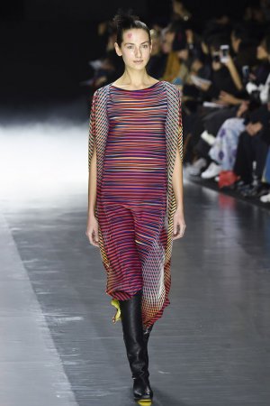 Issey Miyake（三宅一生）2025巴黎时装周女装秀
