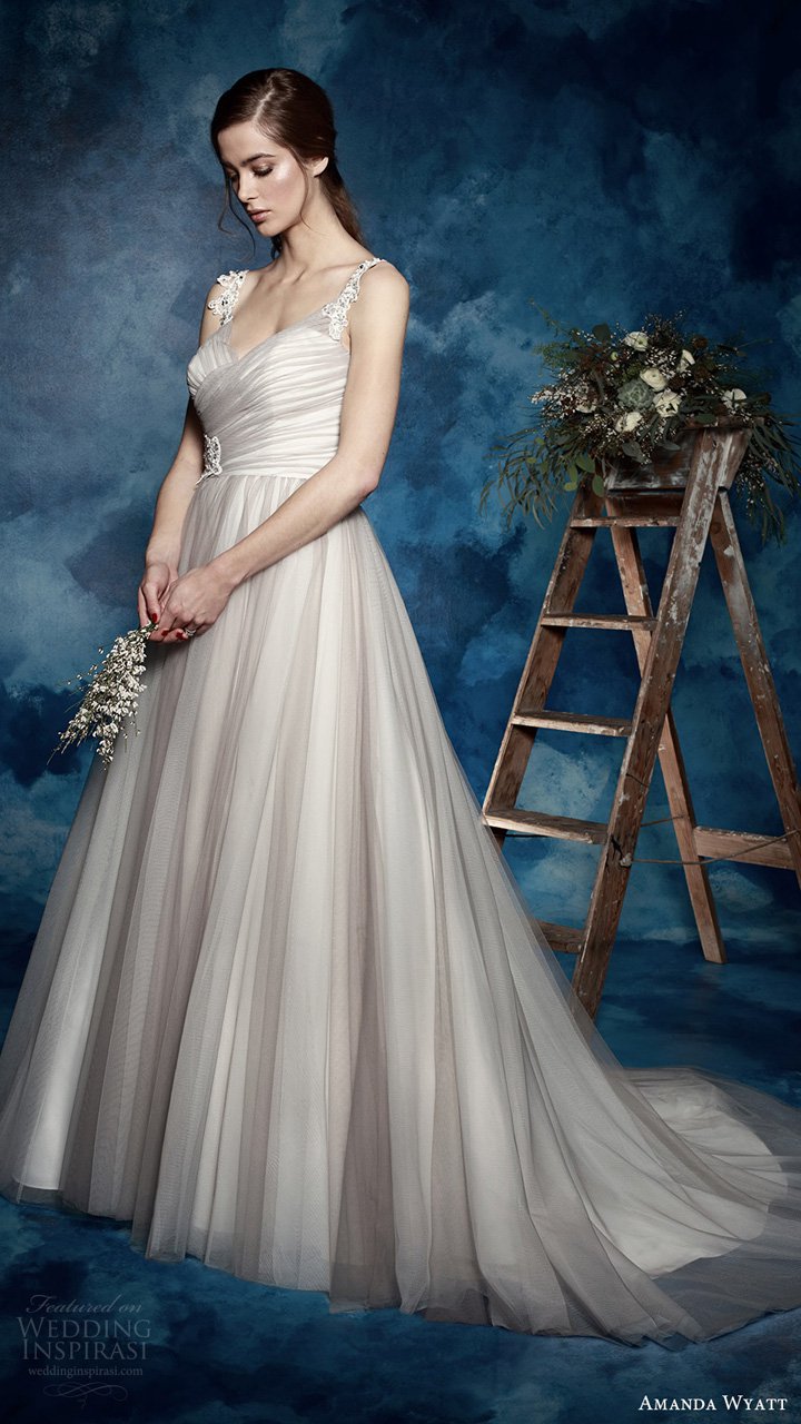 Amanda Wyatt 2025婚纱礼服系列