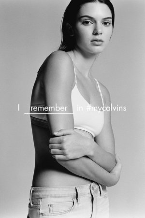 Calvin Klein 全新2025春季内衣广告