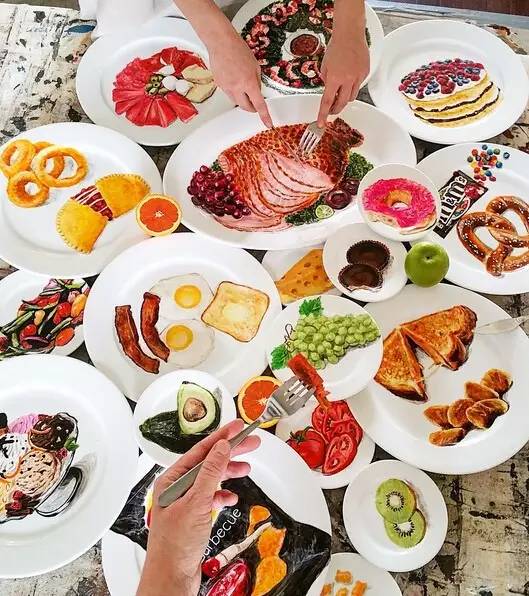 加拿大Jacqueline Poirie用一个盘子画画 成功俘获了百万粉丝