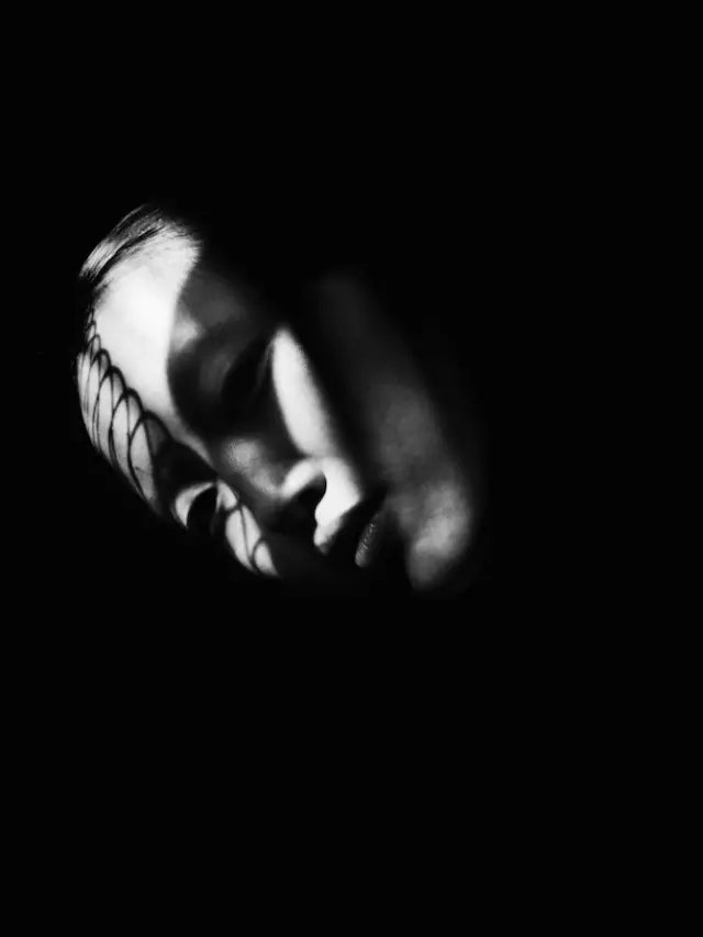 伦敦摄影师Jack Davison 眼中的上海:轰然坍塌 又迅速崛起