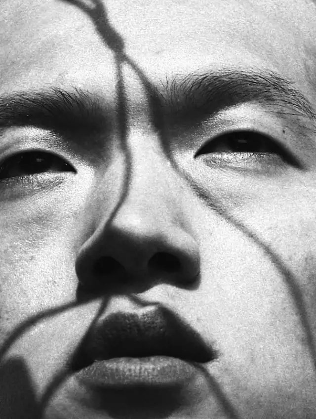 伦敦摄影师Jack Davison 眼中的上海:轰然坍塌 又迅速崛起