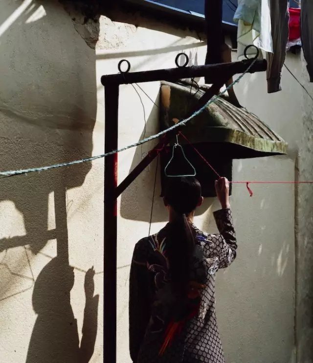 伦敦摄影师Jack Davison 眼中的上海:轰然坍塌 又迅速崛起