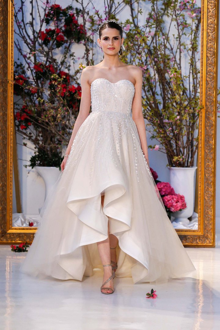 Anne Barge 2025纽约婚纱时装周婚纱秀