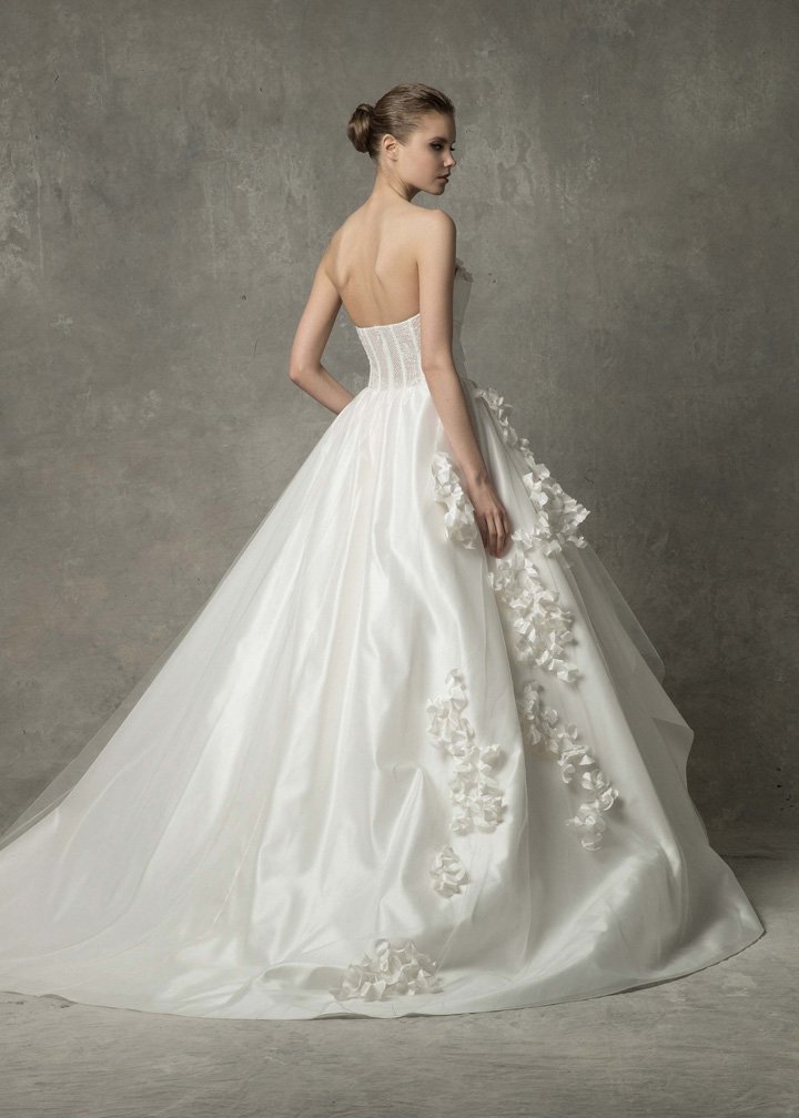 Angel Sanchez 2025婚纱礼服系列