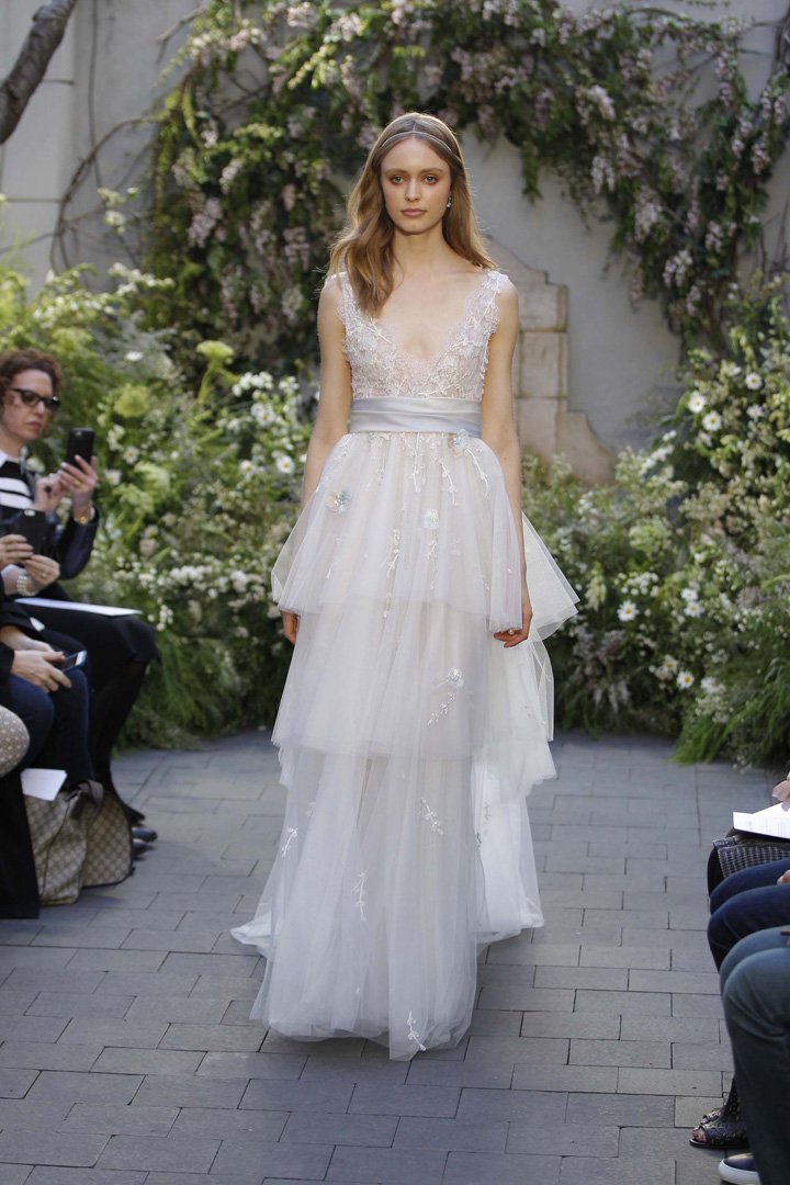 Monique Lhuillier 2025纽约婚纱周婚纱发布会