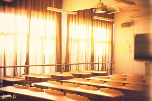 白岩松谈同学聚会:至少还有你