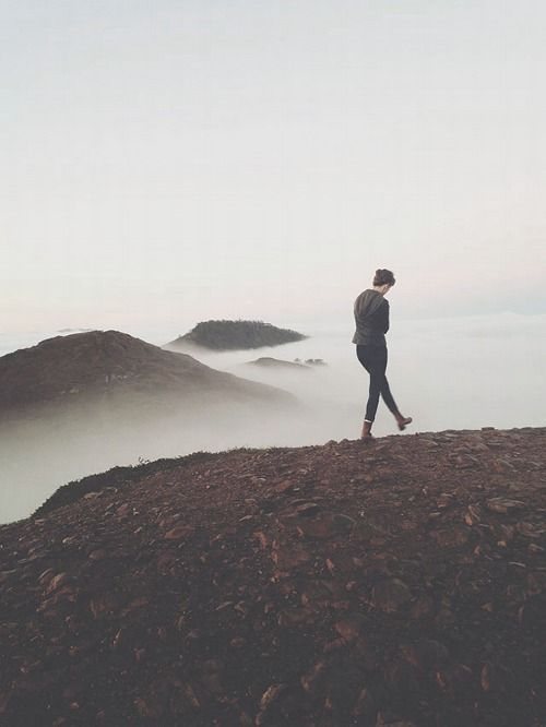 早安心语:正是孤独让你变得出众,而不是合群