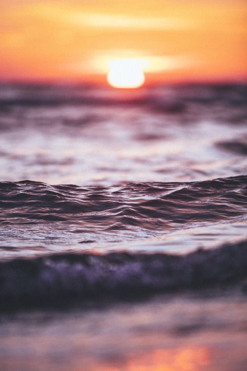 晚安心语:愿你执迷不悟时少受点伤,愿你幡然警醒时物是人是