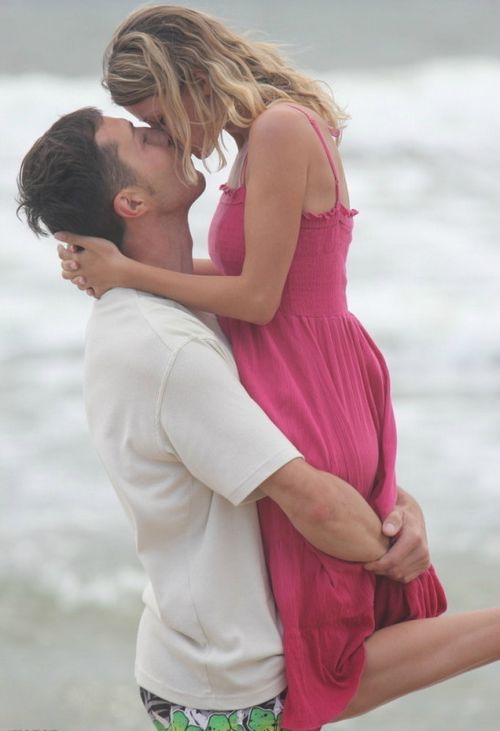 早安心语:有皱纹的地方只表示微笑曾在那儿呆过