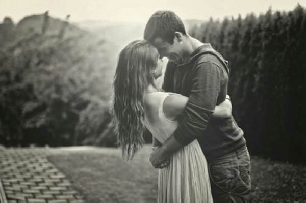 你不够勇敢,当然找不到办法在一起