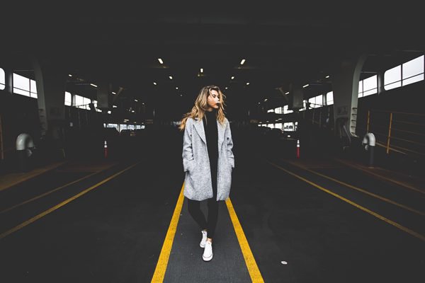 她不是嫌你穷,她是看不上你猥琐