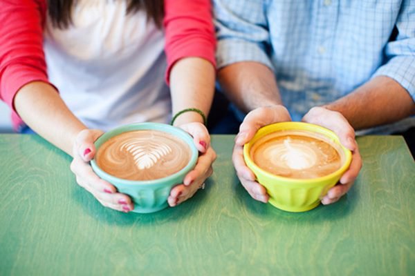 我以为他生性冷淡,直到他对别人嘘寒问暖