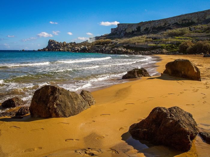 世界上 10 个不可思议的彩色沙滩